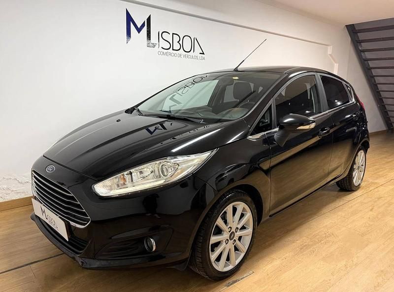 Preto Usado 2017 Ford Fiesta Titanium | € 9.950 (Super Preço) - Imagem 1/4