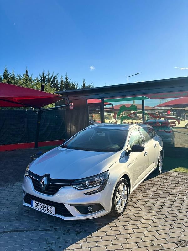 Cinza Usado 2019 Renault Mégane GrandTour Carrinha | € 16.500 (Preço justo) - Imagem 1/4