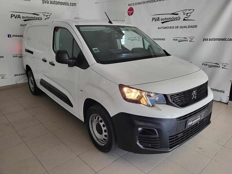 Branco Usado 2021 Peugeot Partner Monovolume | € 14.500 (Preço justo) - Imagem 1/4