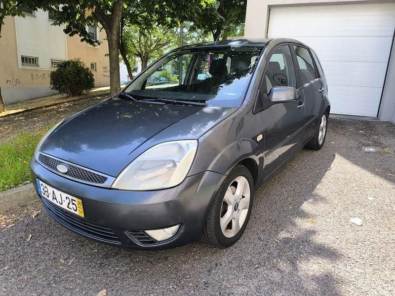 Usado 2005 Ford Fiesta Citadino | € 1.500 - Imagem 1/4