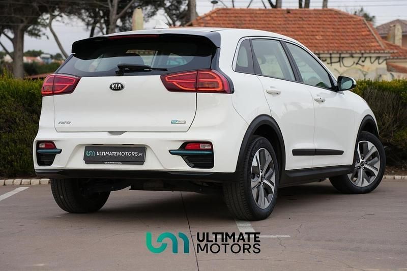 Usado Kia e-Niro 150 kW (204 HP) 2021 Branco SUV