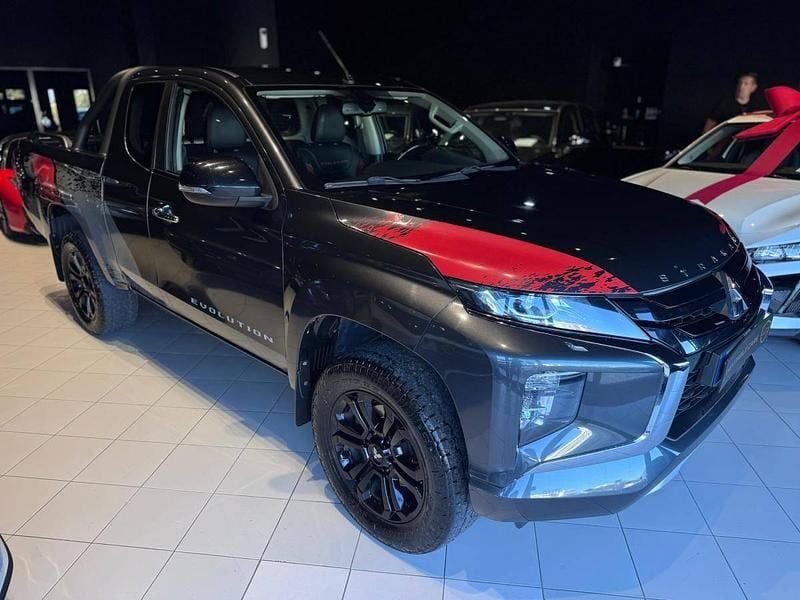 Cinza Usado 2021 Mitsubishi L200 Intense Pickup | € 33.990 (Preço justo) - Imagem 1/4