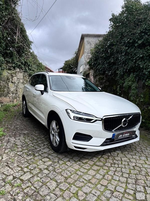 Usado Volvo XC60 Momentum 190 HP (139 kW) 2019 Branco SUV