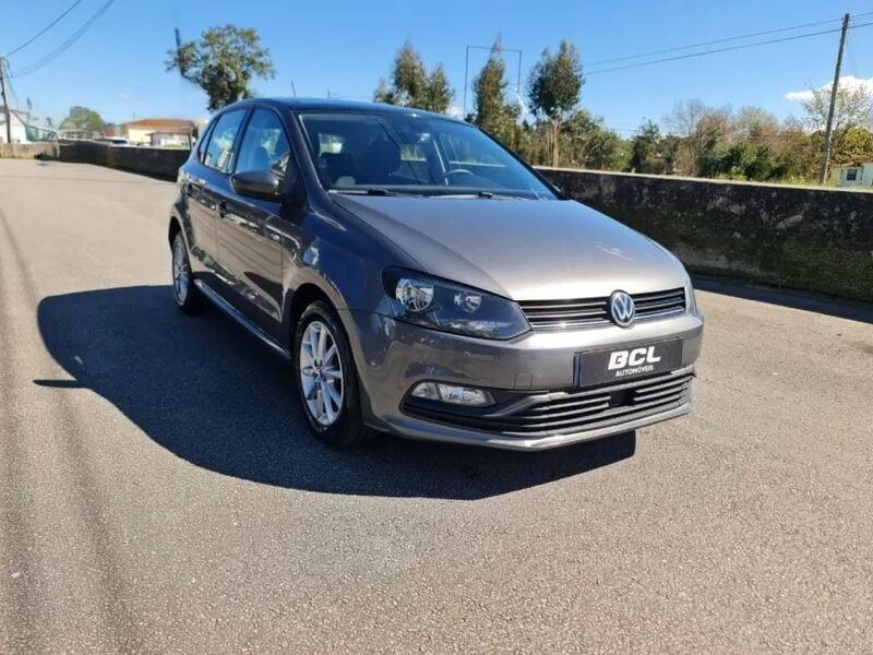 Cinza Usado 2014 VW Polo Highline Citadino | € 10.990 (Preço justo) - Imagem 1/4