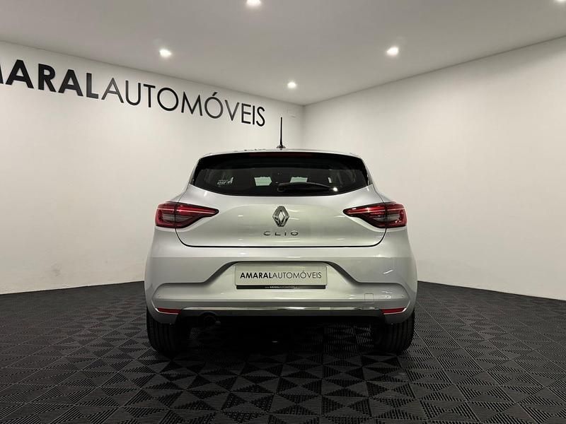 Usado Renault Clio V SE 75 HP (55 kW) 2020 Cinza