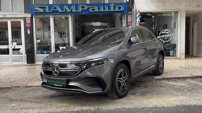 Cinza Usado 2023 Mercedes EQA350 AMG line SUV | € 45.000 - Imagem 1/4
