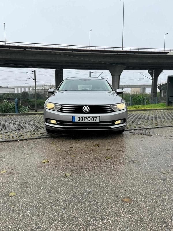 Usado VW Passat 120 HP (88 kW) 2015 Cinzento Carrinha