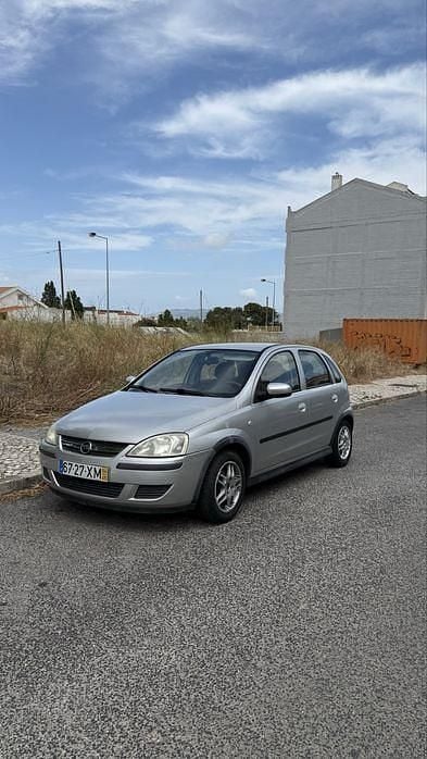 Usado 2004 Opel Corsa Sedan | € 2.800 (Preço justo) - Imagem 1/3