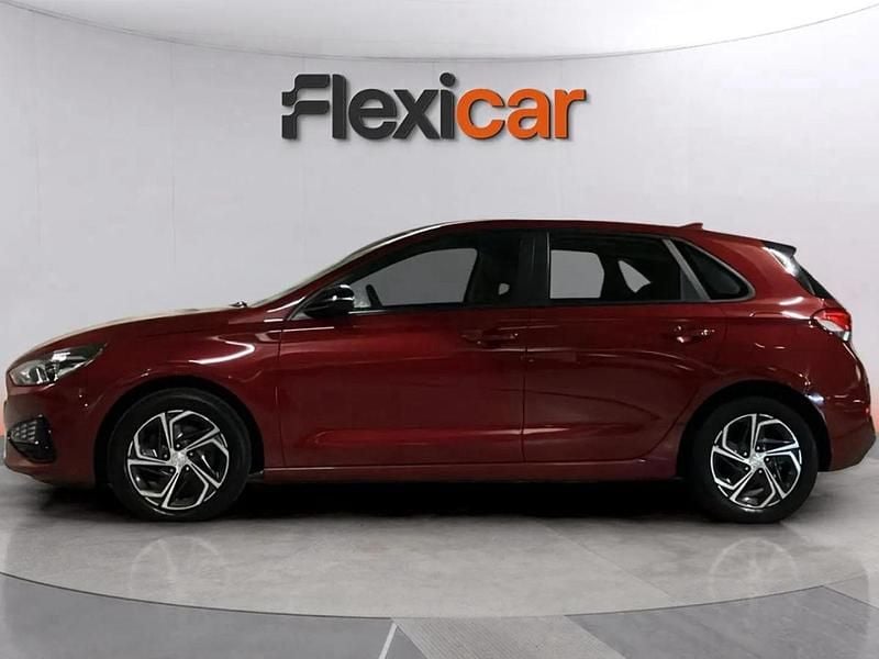 Usado Hyundai i30 Style 115 HP (84 kW) 2021 Vermelho