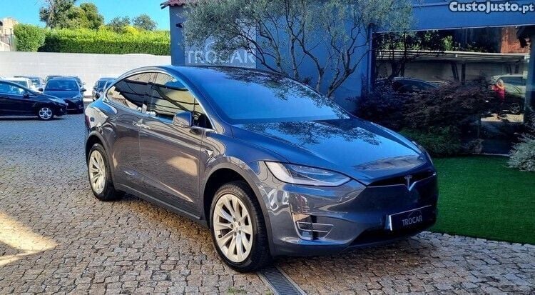 Cinza Usado 2021 Tesla Model X Long Range SUV | € 68.950 - Imagem 1/1