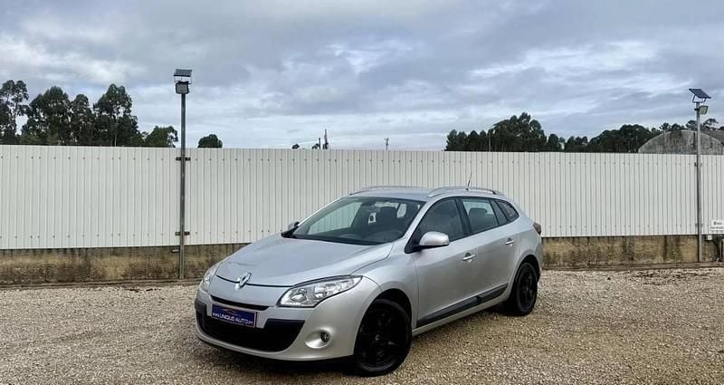 Outra Usado 2011 Renault Mégane III Carrinha | € 7.950 (Caro) - Imagem 1/4