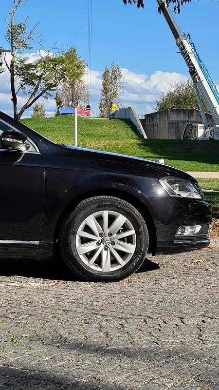 Usado VW Passat 105 HP (77 kW) 2011 Preto Sedan