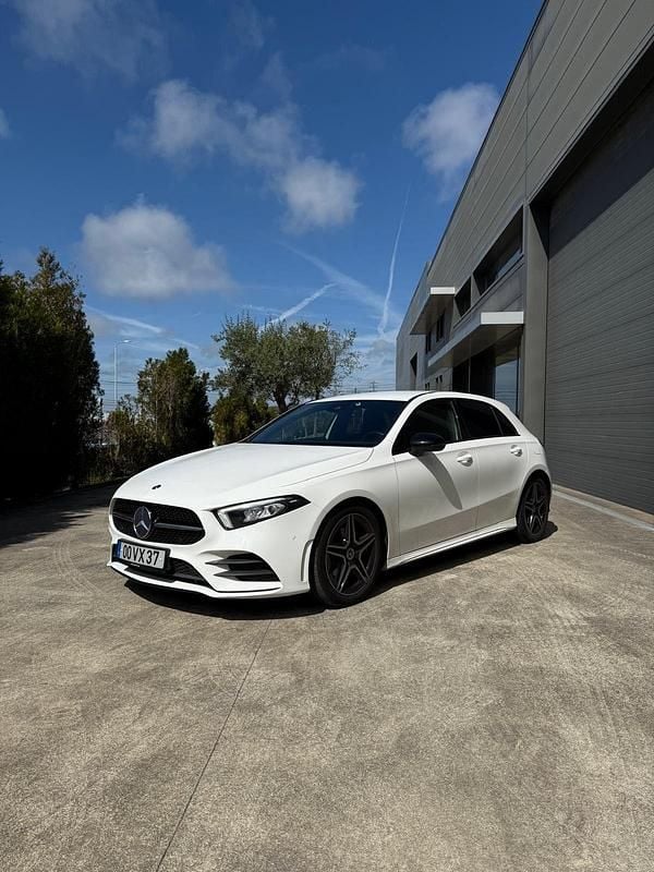 Branco Usado 2019 Mercedes A180 AMG line | € 22.000 (Super Preço) - Imagem 1/4