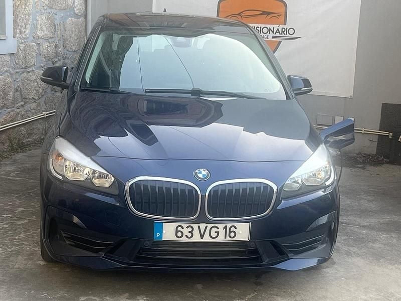 Azul Usado 2018 BMW 225 Luxury Line Monovolume | € 16.750 (Caro) - Imagem 1/4