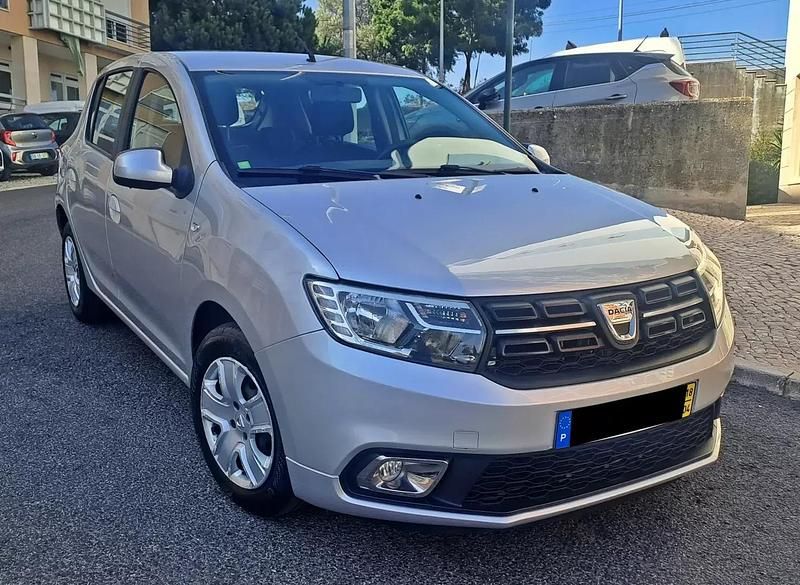Cinza prata Usado 2018 Dacia Sandero Comfort Citadino | € 8.990 (Preço justo) - Imagem 1/4