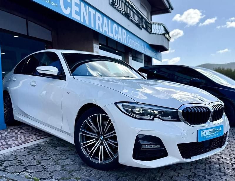Branco Usado 2019 BMW 320 Sedan | € 29.950 (Preço justo) - Imagem 1/4