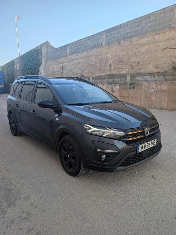 Cinzento Usado 2023 Dacia Jogger | € 16.250 (Preço justo) - Imagem 1/4