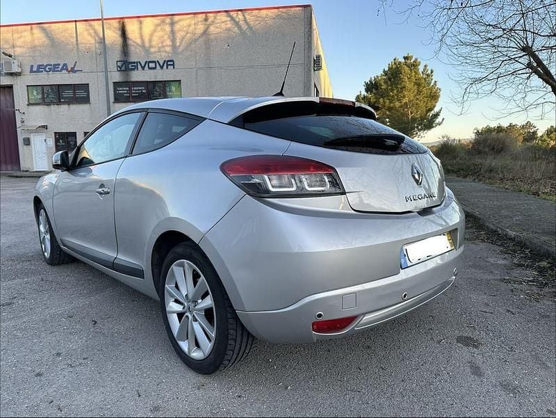 Usado Renault Mégane III 110 HP (80 kW) 2011 Coupé