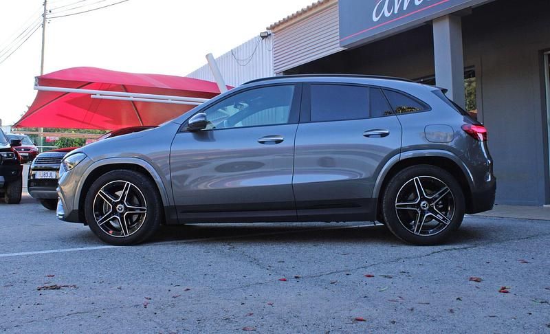 Usado Mercedes GLA180 AMG line 116 HP (85 kW) 2025 Cinza SUV