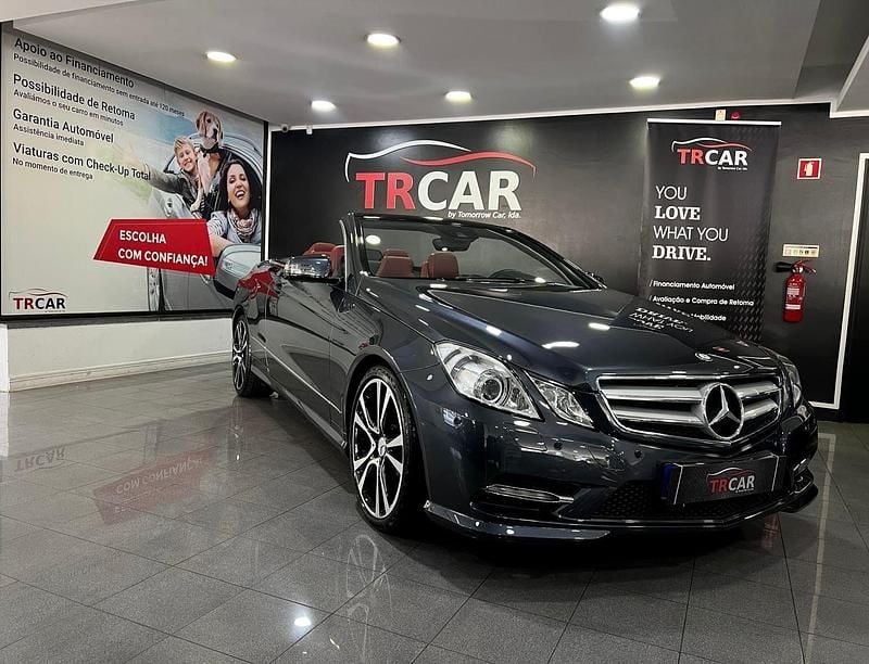 Preto Usado 2012 Mercedes E250 Avantgarde Cabrios | € 22.990 - Imagem 1/4