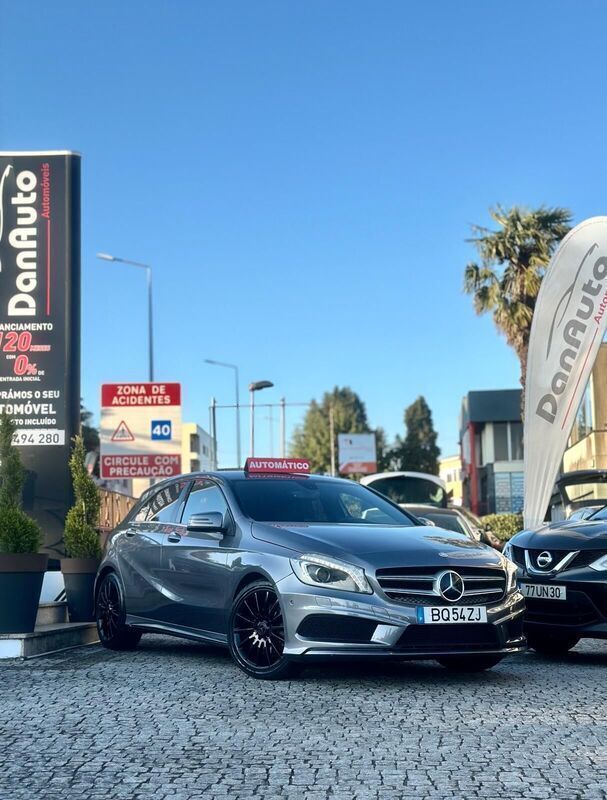 Cinza Usado 2014 Mercedes A180 AMG line | € 17.495 (Preço justo) - Imagem 1/4