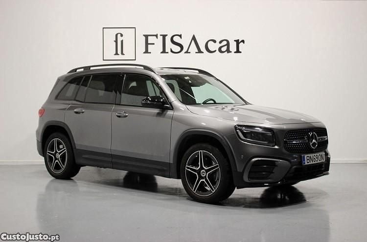 Cinza Usado 2024 Mercedes GLB180 AMG line SUV | € 49.900 (Super Preço) - Imagem 1/1