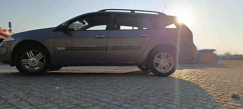 Usado Renault Mégane GrandTour 101 HP (74 kW) 2004 Cinzento Carrinha