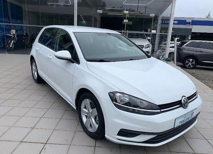 Usado VW Golf VII Trendline 115 HP (84 kW) 2019 Branco