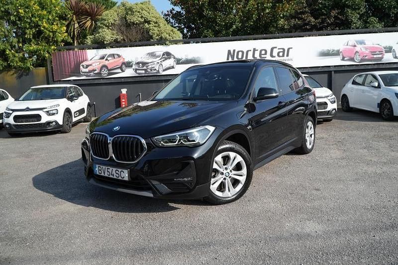 Preto Usado 2021 BMW X1 Advantage SUV | € 25.250 - Imagem 1/4
