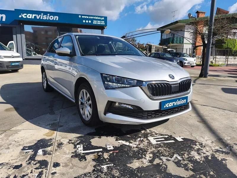 Usado Skoda Scala Ambition 110 HP (80 kW) 2023 Cinza Citadino