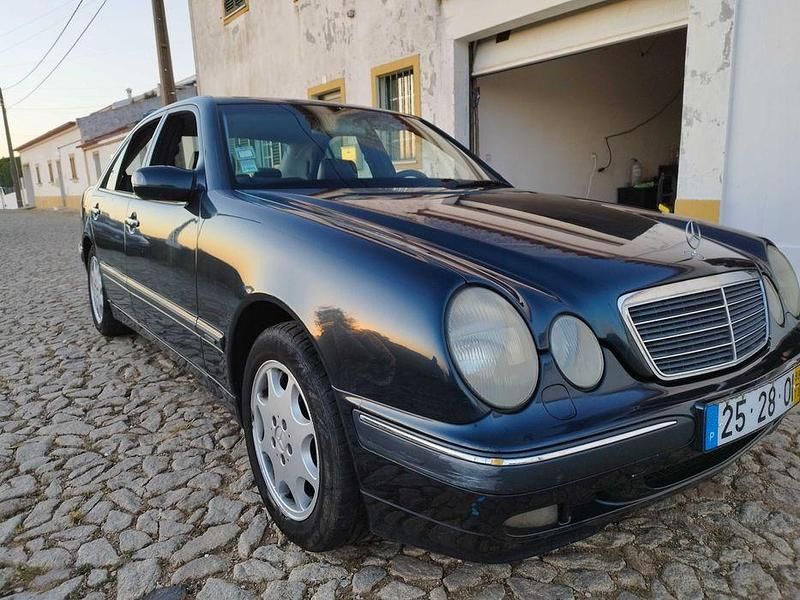 Usado Mercedes E200 1999 Sedan