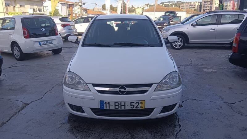 Branco Usado 2006 Opel Corsa Enjoy | € 3.850 (Preço justo) - Imagem 1/4