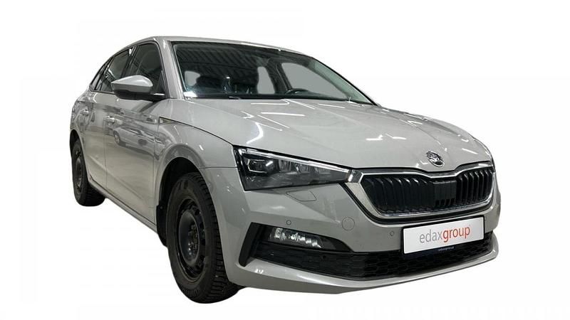 Cinza Usado 2020 Skoda Scala Style Citadino | € 19.990 - Imagem 1/4