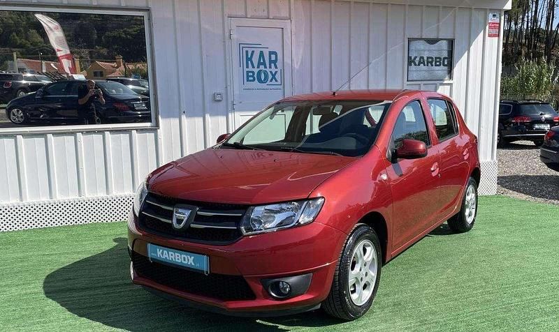 Usado Dacia Sandero Comfort 90 HP (66 kW) 2016 Vermelho Citadino