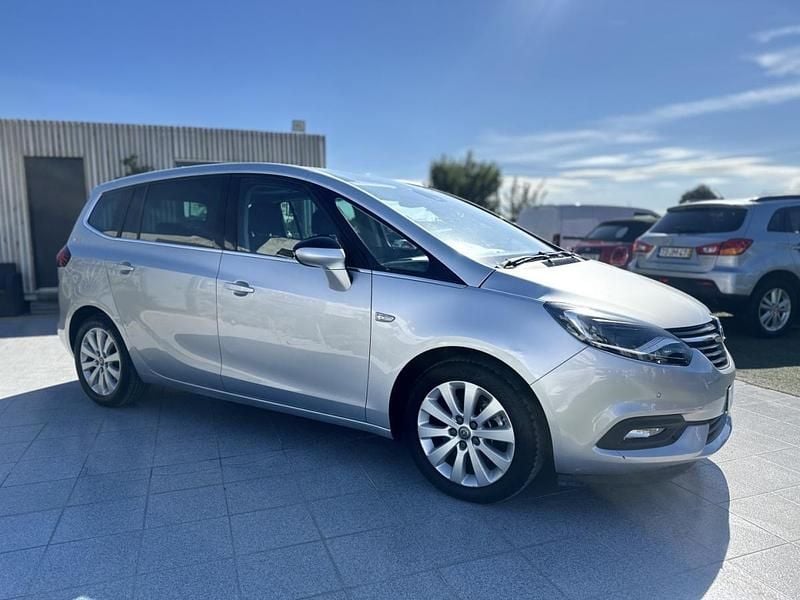 Usado Opel Zafira Life 134 HP (98 kW) 2019 Cinza Monovolume