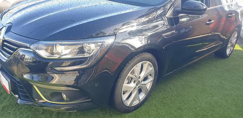 Usado Renault Mégane GrandTour Bose Edition 110 HP (80 kW) 2016 Preto Carrinha