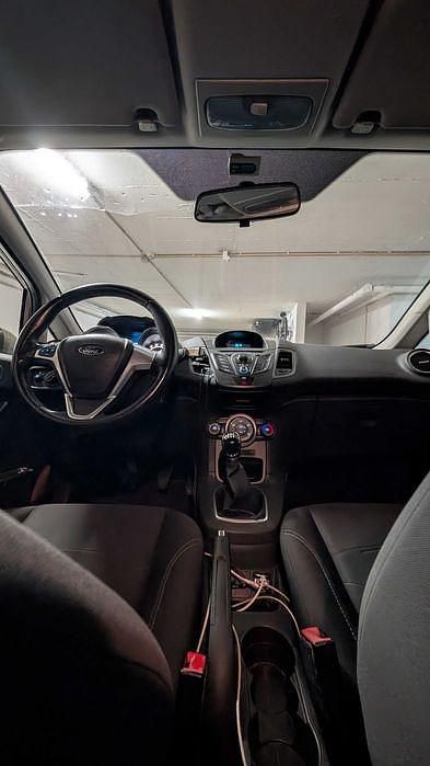 Usado Ford Fiesta Trend 82 HP (60 kW) 2014 Sedan