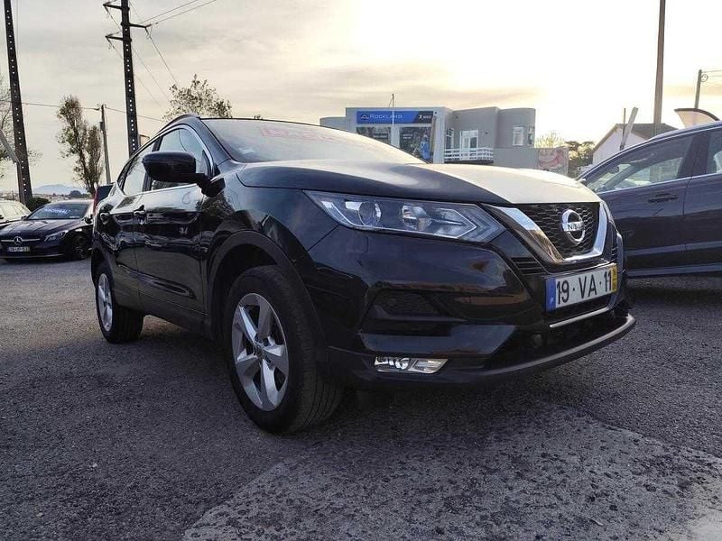 Usado Nissan Qashqai N-Connecta 115 HP (84 kW) 2018 Preto SUV