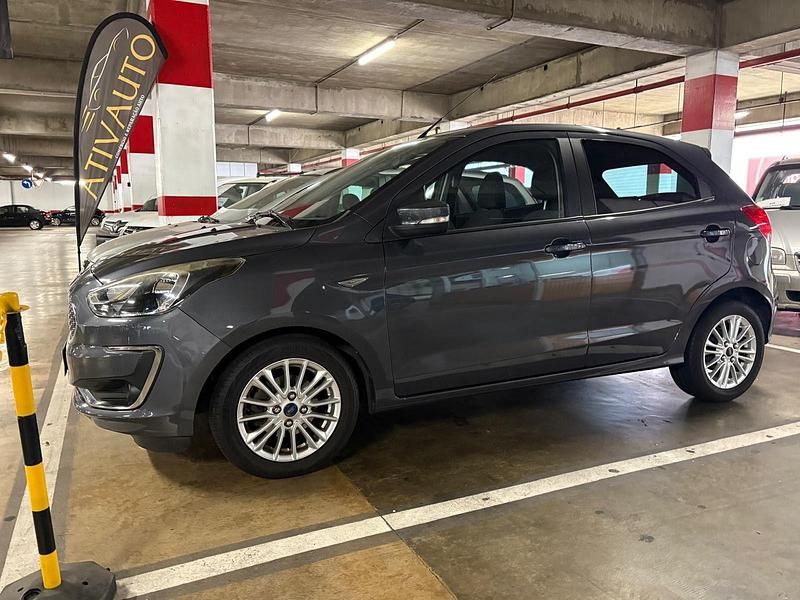 Cinza Usado 2018 Ford Ka Ultimate Citadino | € 10.750 (Preço justo) - Imagem 1/4