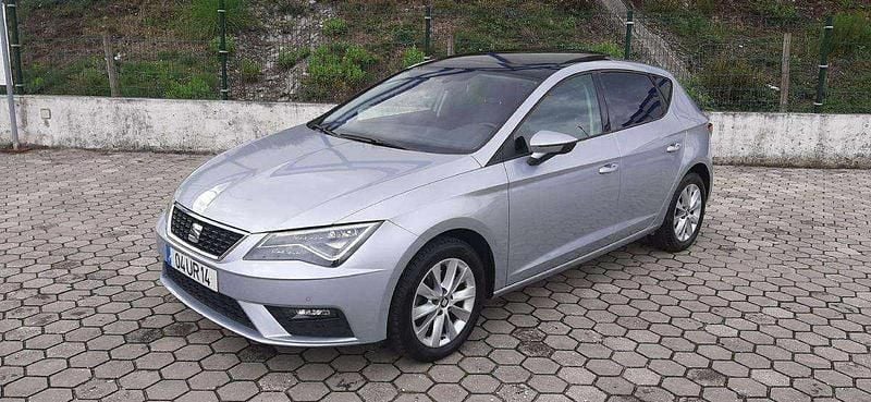 Cinza prata Usado 2018 Seat Leon Style Citadino | € 14.950 (Preço justo) - Imagem 1/4