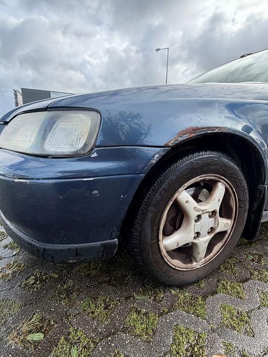 Usado Honda Civic 66 HP (48 kW) 1995 Sedan