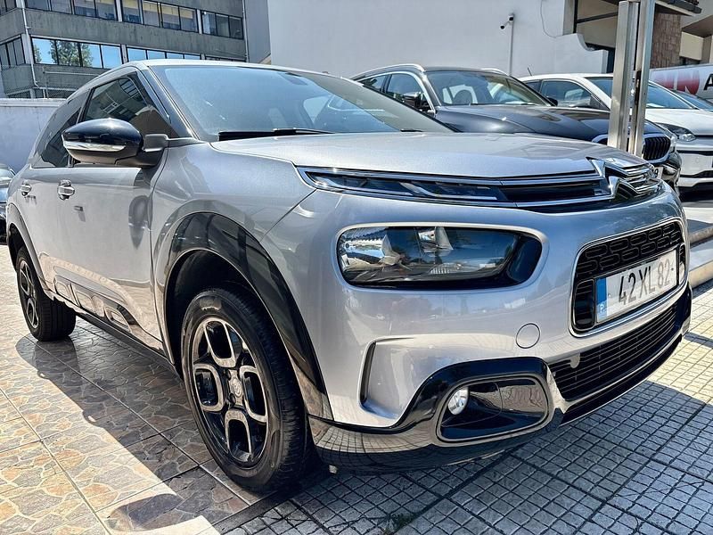 Cinza Usado 2019 Citroën C4 Shine SUV | € 13.950 (Bom preço) - Imagem 1/4