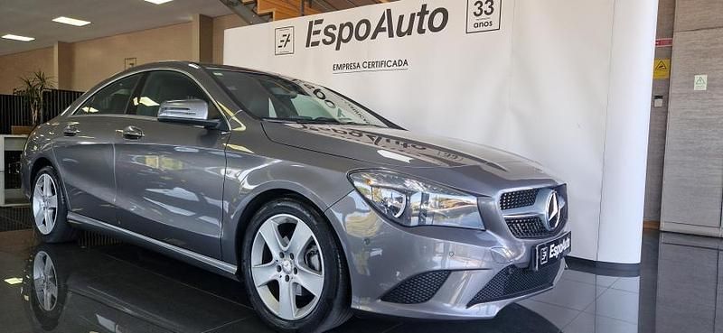 Cinza Usado 2015 Mercedes CLA180 Sedan | € 23.900 (Caro) - Imagem 1/4