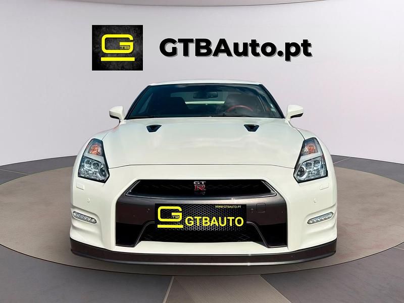 Usado Nissan GT-R Black Edition 549 HP (403 kW) 2015 Branco Coupé