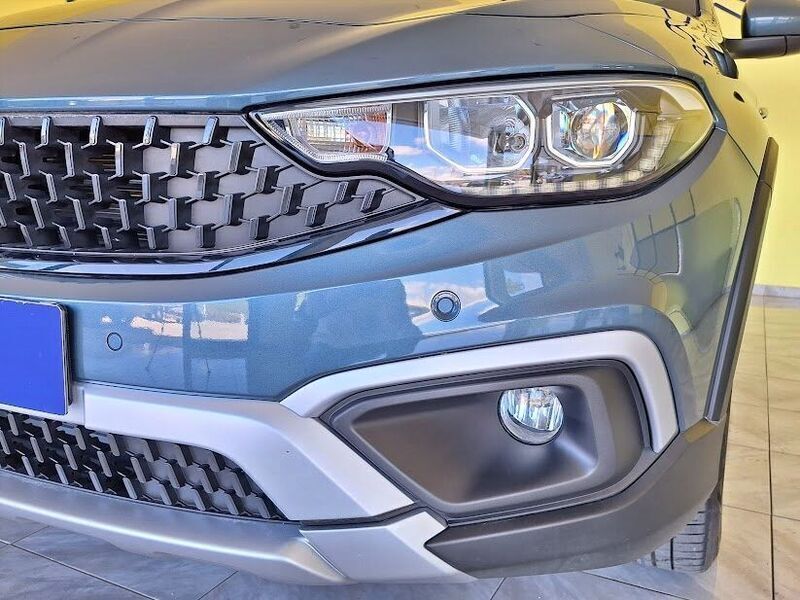 Azul Usado 2023 Fiat Tipo Cross Carrinha | € 21.500 (Caro) - Imagem 1/4