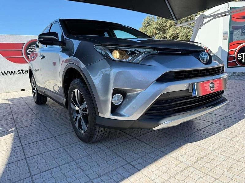 Cinza Usado 2016 Toyota RAV4 Comfort SUV | € 17.450 - Imagem 1/4