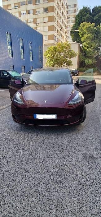 Usado 2024 Tesla Model Y Long Range RWD SUV | € 40.500 - Imagem 1/4