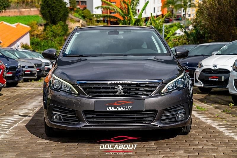 Cinza Usado 2019 Peugeot 308 Active Carrinha | € 17.950 - Imagem 1/4