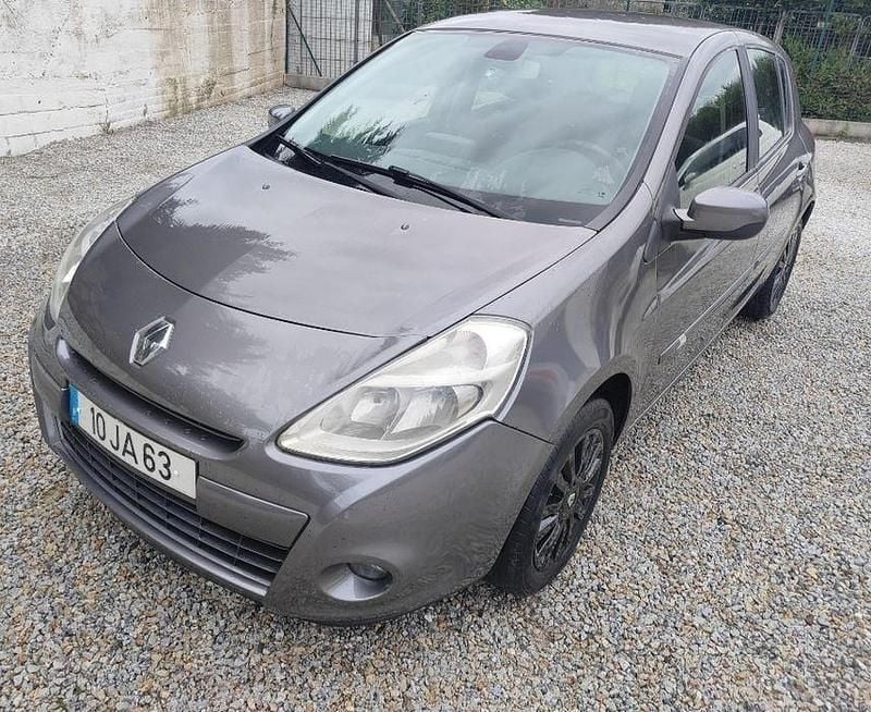 Usado 2010 Renault Clio II Sedan | € 4.250 (Preço justo) - Imagem 1/4