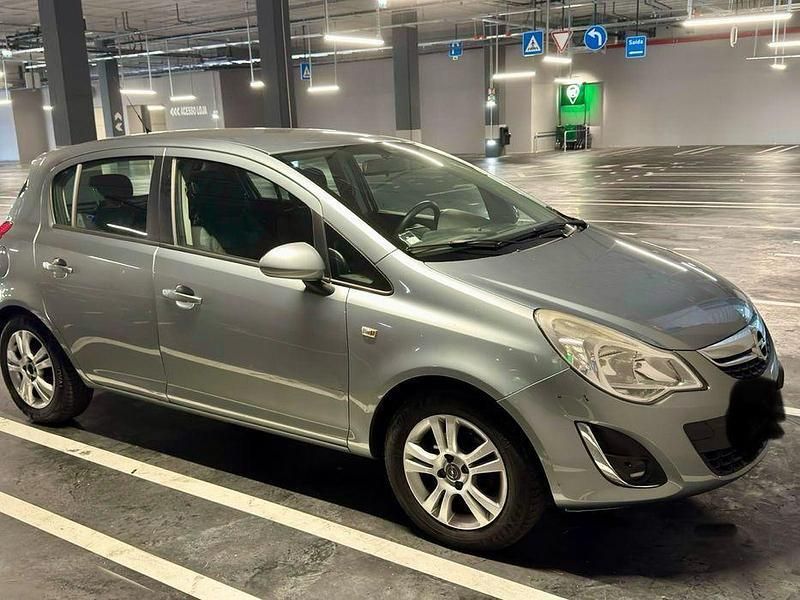 Usado 2011 Opel Corsa Sedan | € 5.100 (Bom preço) - Imagem 1/4